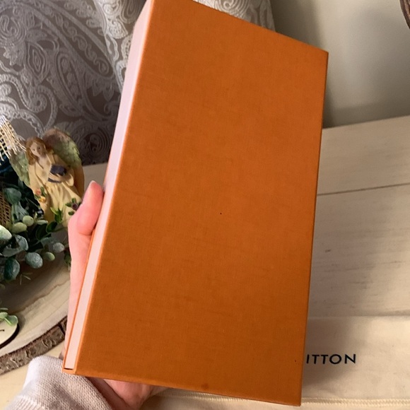 Louis Vuitton Orange Box with Dust Bag - Picture 5 of 10